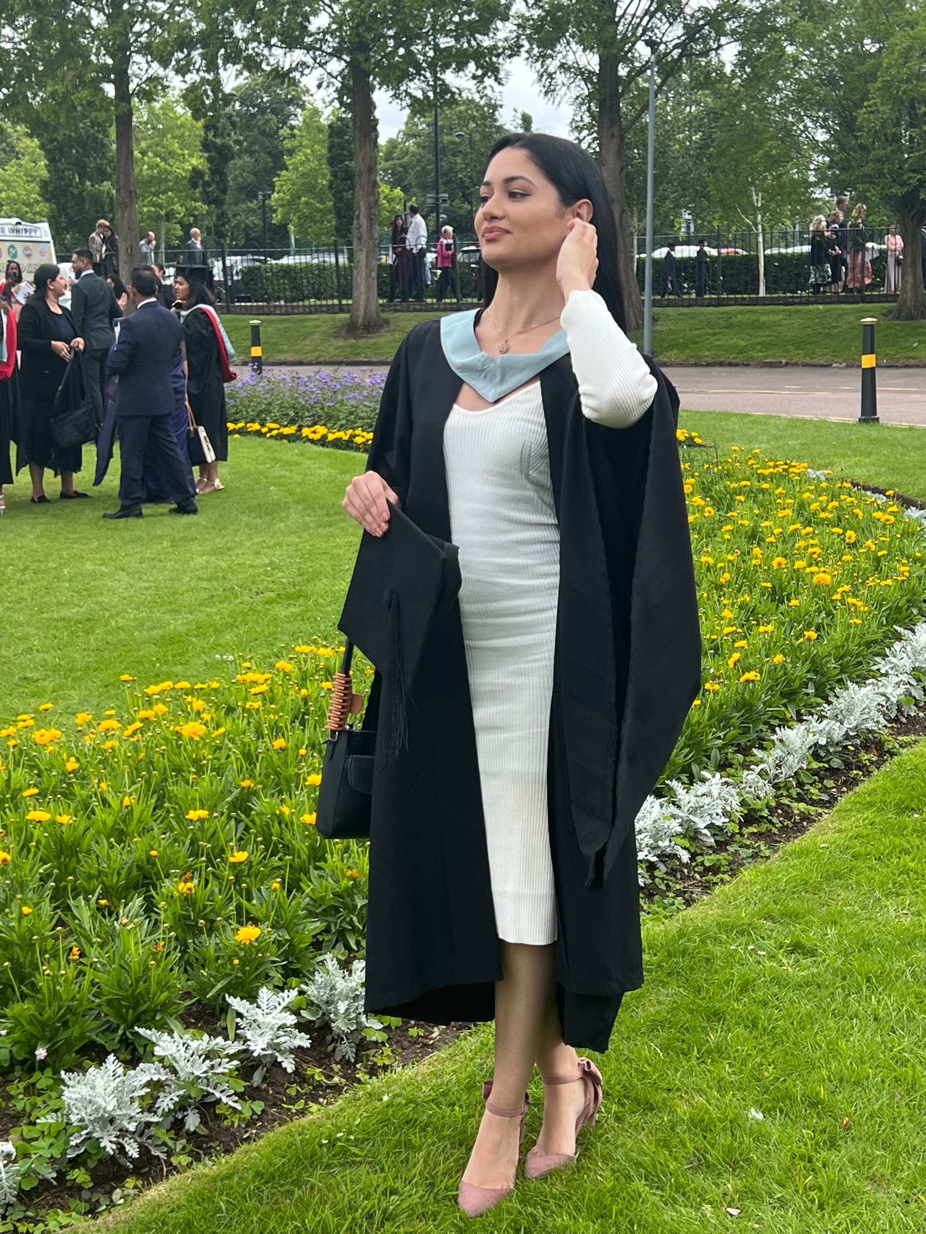 Dr Netra Kalla