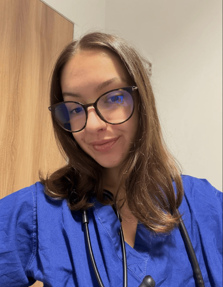Dr Amelia